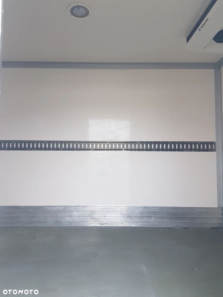 Iveco DAILY 6EP CHŁODNIA MROŹNIA IZOTERMA AGREGAT THERMO KING V-200 MAX GRZANIE ZASILANIE Z SILNIKA + ELEKTRYCZNE - 27