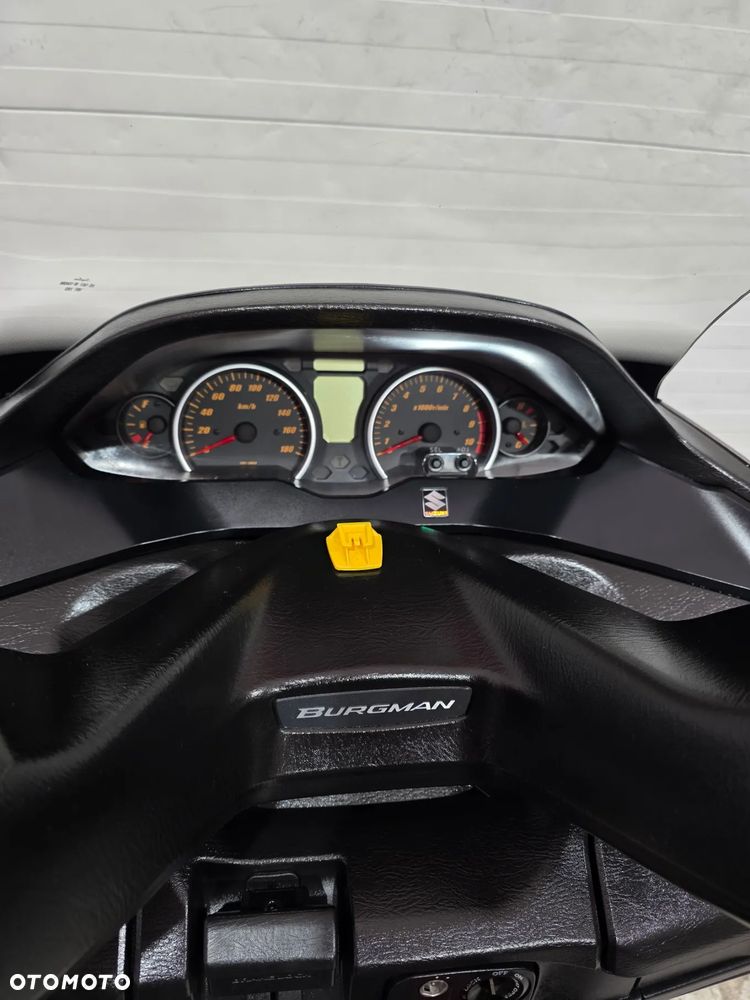 Suzuki Burgman - 26