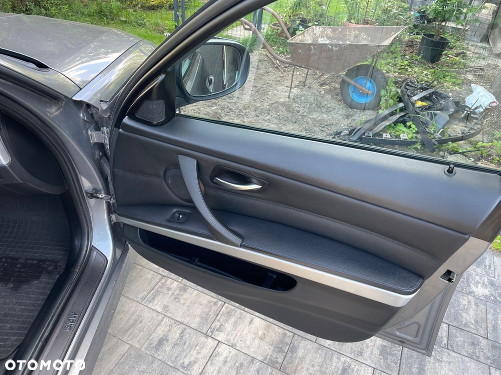BMW Seria 3 318d DPF - 11