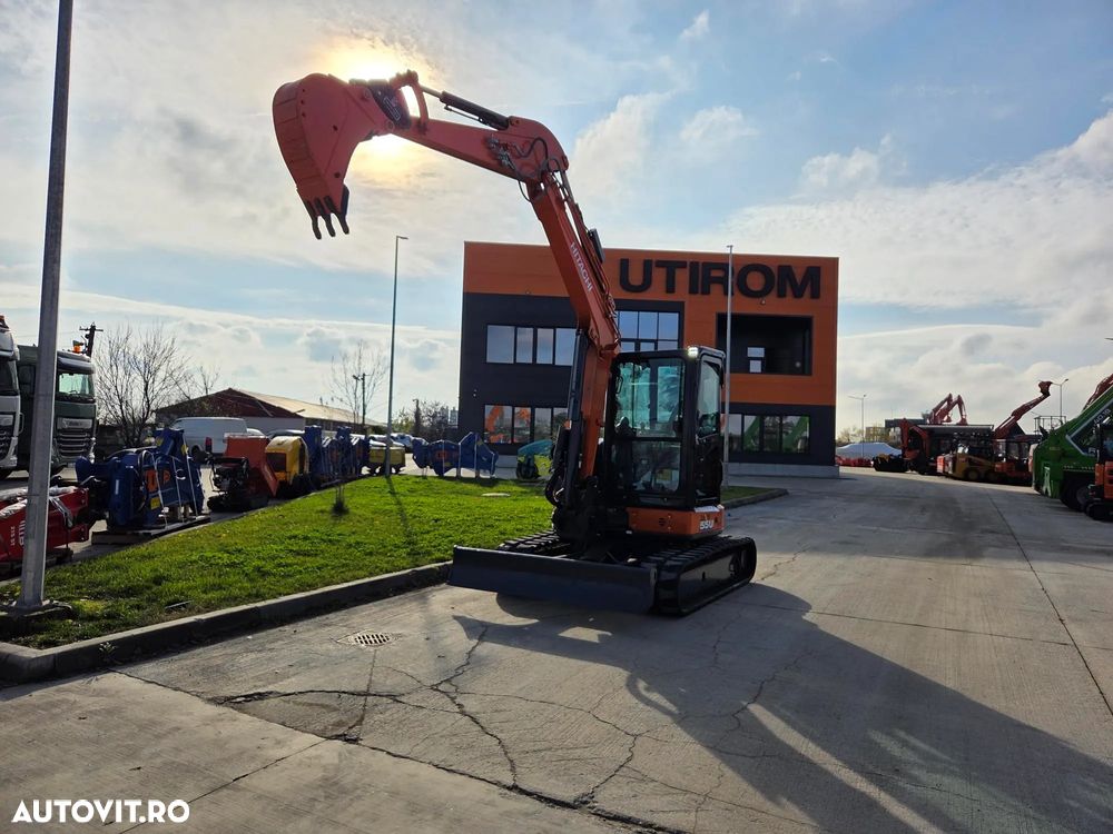 Hitachi ZX55, 2023, 879h, 5,5 tone, CUPLA RAPIDA+3 CUPE NOI, senile cauciuc 90% bune, Inst picon pe brate, A dous inst hidr pe brate, Aer conditionat, Ad sapare 5m, STARE CA NOU, posibilitate leasing-PROMOTIE 46.900 EUR+tva - 12