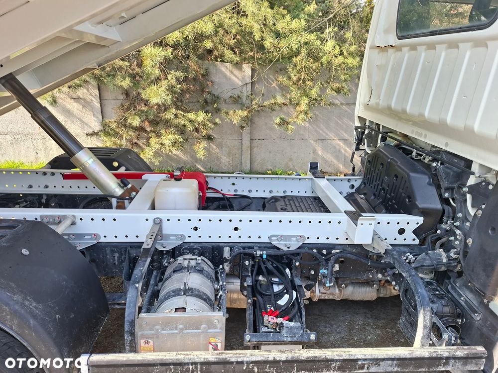 Mitsubishi Fuso Canter - 3