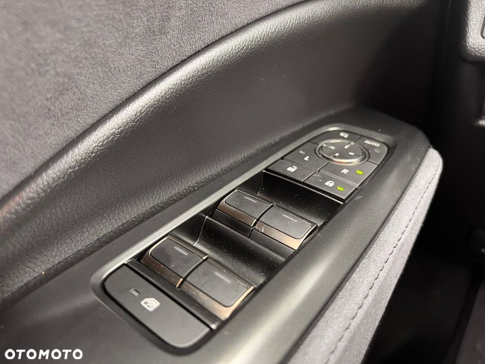 Lexus LBX 1.5 Hybrid Original Edition - 28