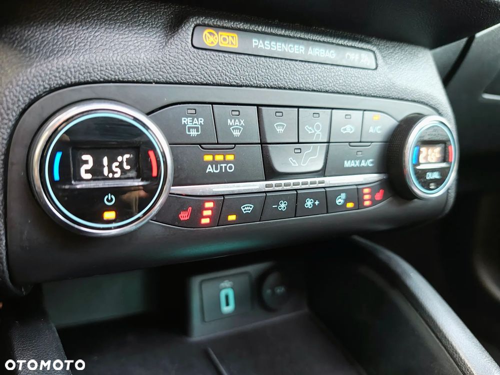 Ford Focus 1.5 EcoBlue Start-Stopp-System ST-LINE - 28
