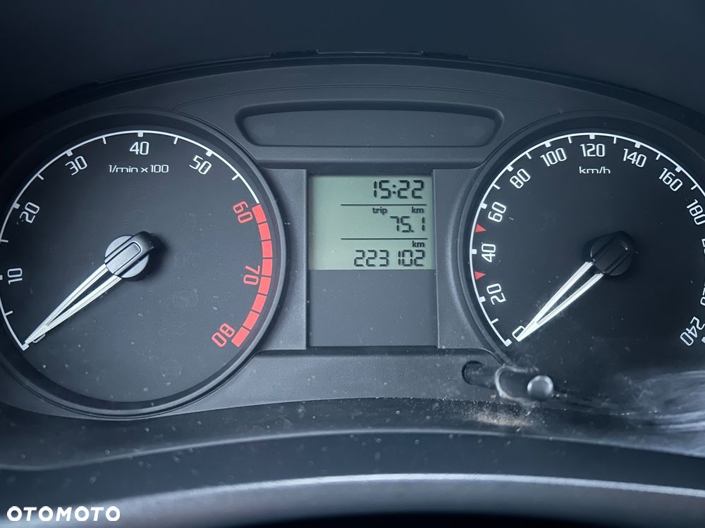 Skoda Fabia 1.2 HTP Ambiente - 13