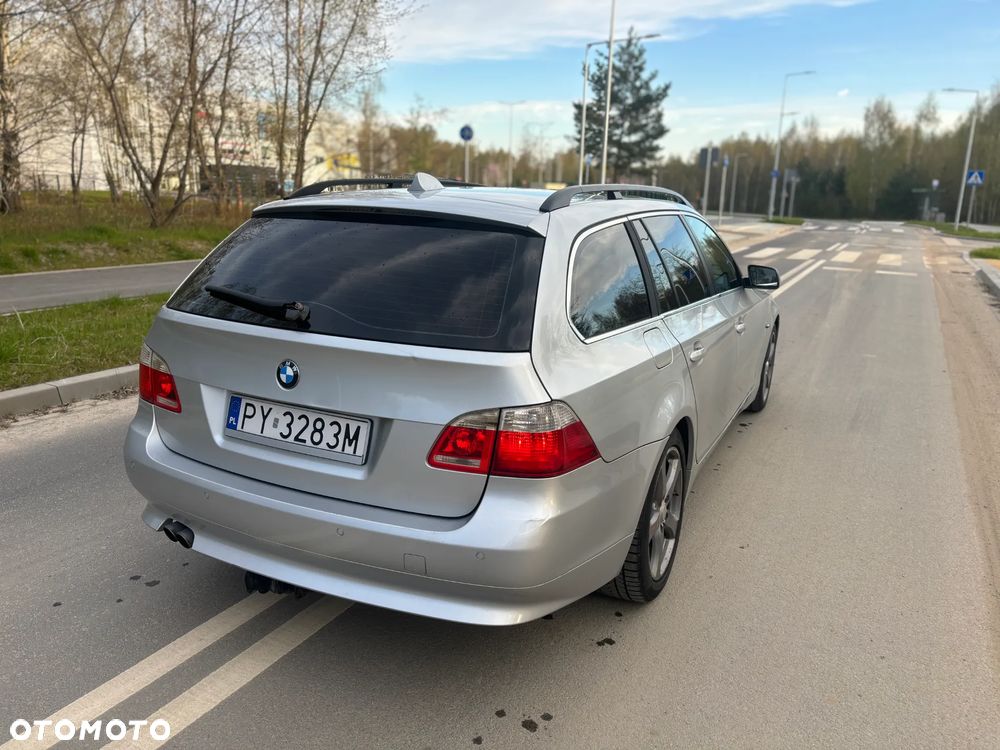 BMW Seria 5 523i - 5