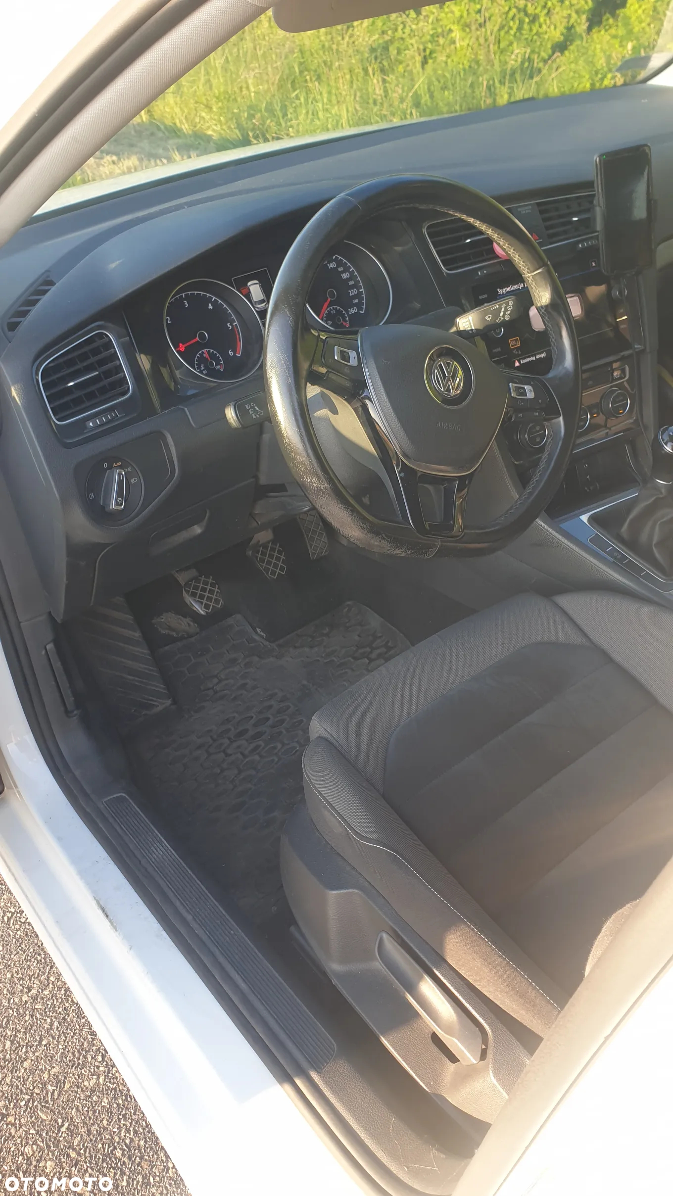 Volkswagen Golf VII 1.6 TDI BMT Comfortline - 10