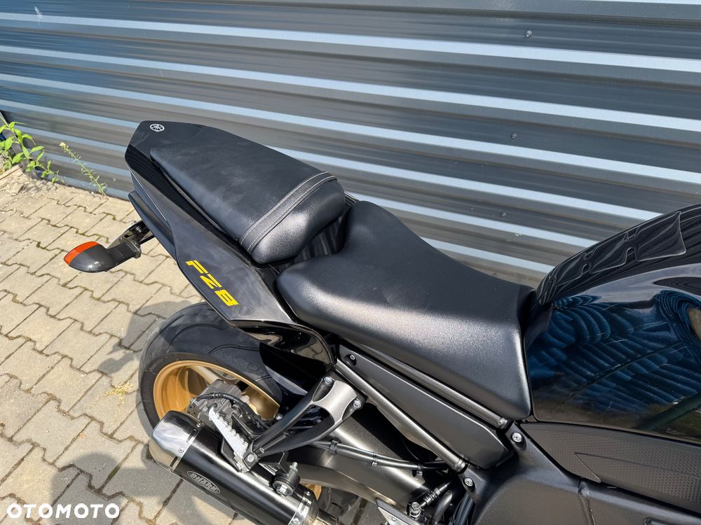 Yamaha FZ8 - 17