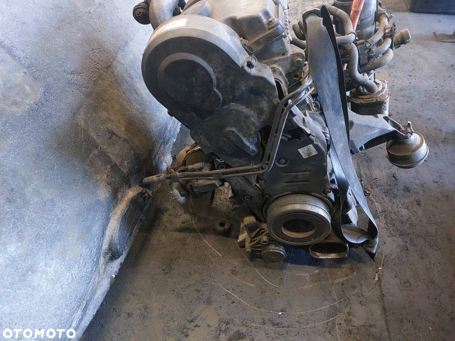 SILNIK SŁUPEK + POMPOWTRYSKI PASSAT B5 1.9 TDI ATJ - 7