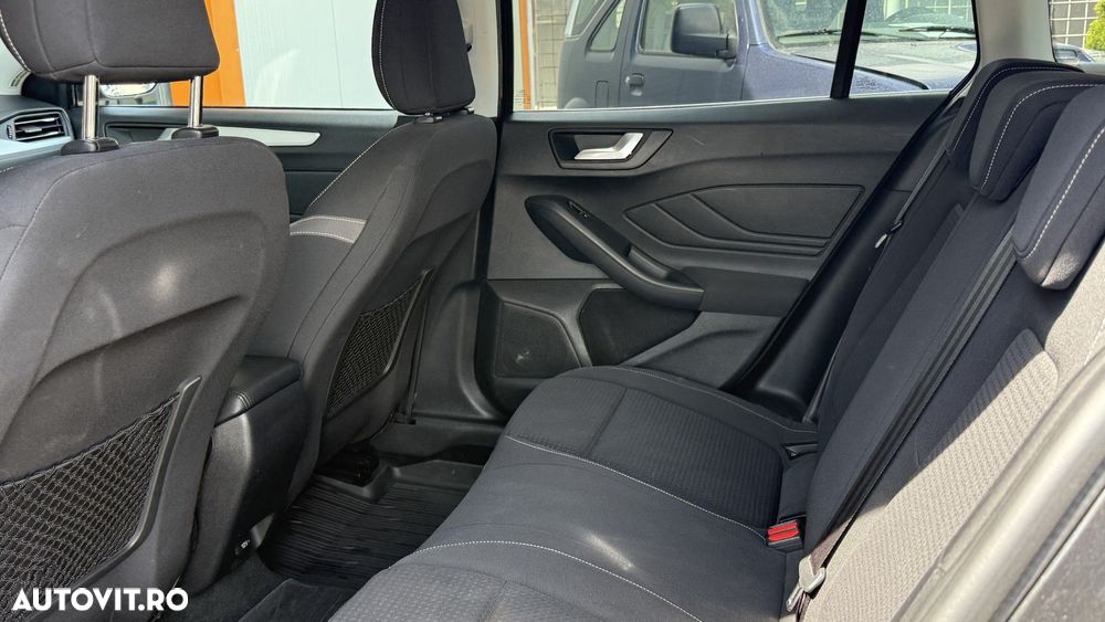 Ford Focus - 9