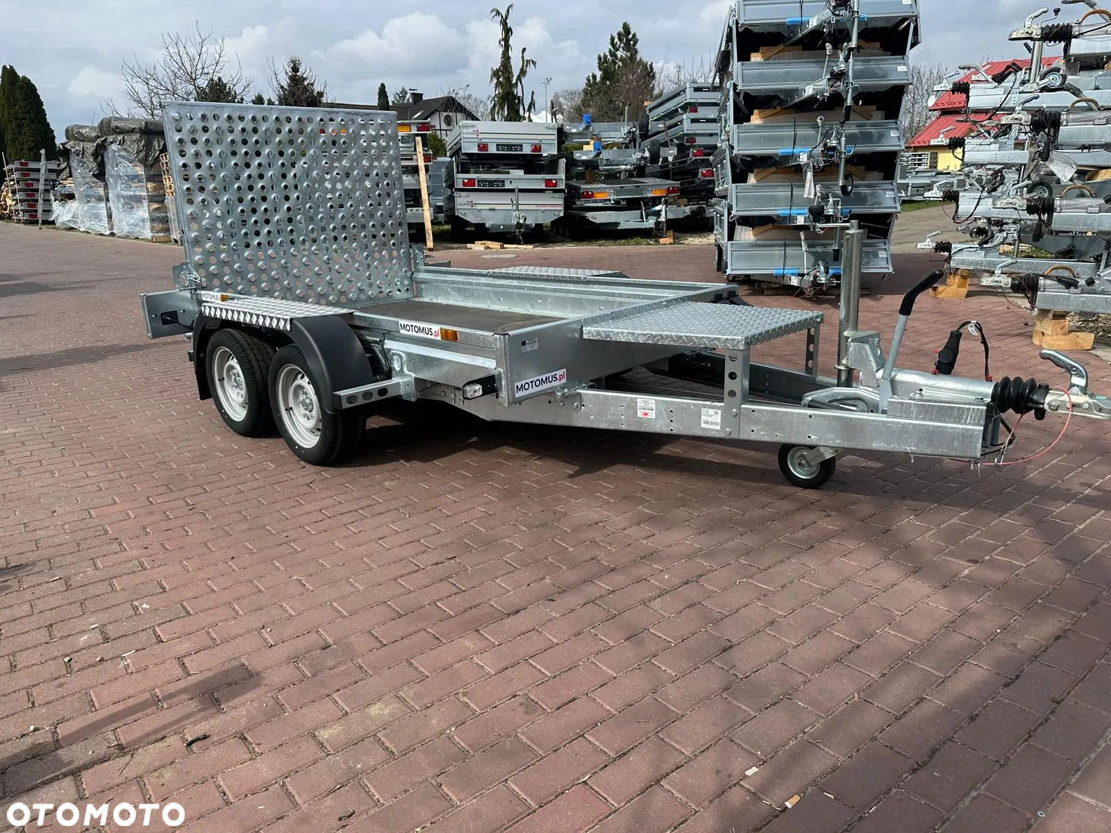 Inny Przyczepa do przewozu sprzętu budowlanego B 260/2 260x150 2700kg 2 osie pod koparke koparka walec MOTOMUS - 3
