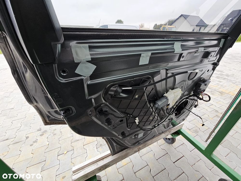 AUDI Q7 4L 05-15R DRZWI TYL LEWE LZ7S - 10