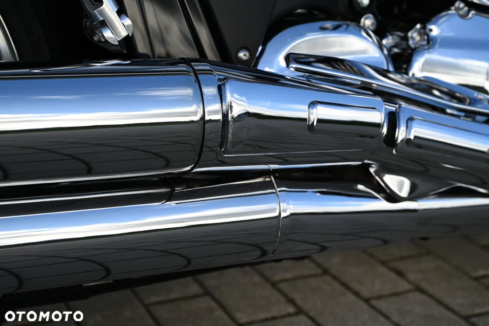 Suzuki Intruder - 29