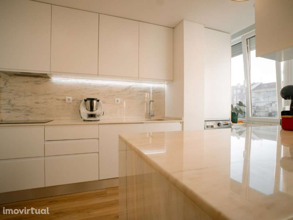 Apartamento T2 totalmente remodelado Baixa da Banheira - Grande imagem: 5/20