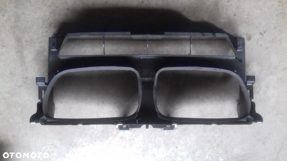 wlot kierownica powietrza pas 17714410 BMW X3 F25 2.0D