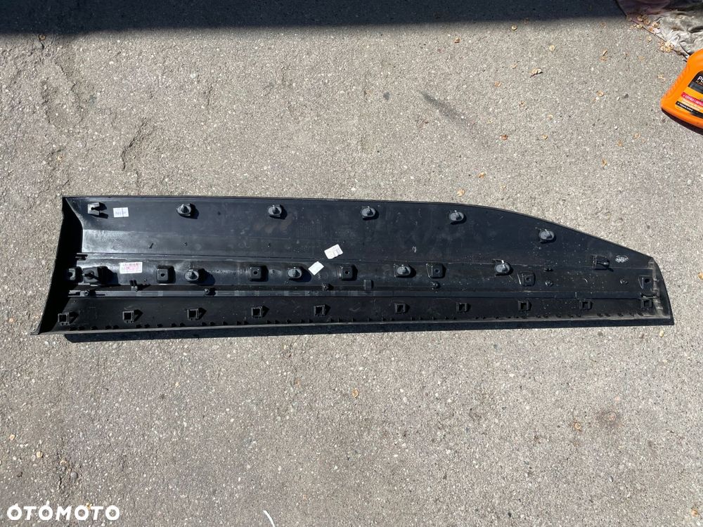 listwa na drzwi lewe przód kia sportage v 5 87723-r2300 - 4
