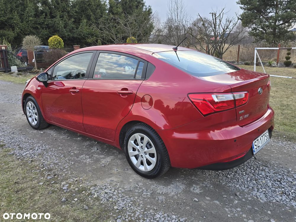 Kia Rio 1.2 L - 2