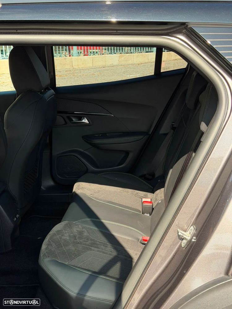 Peugeot 2008 1.2 PureTech GT Pack EAT8 - 23