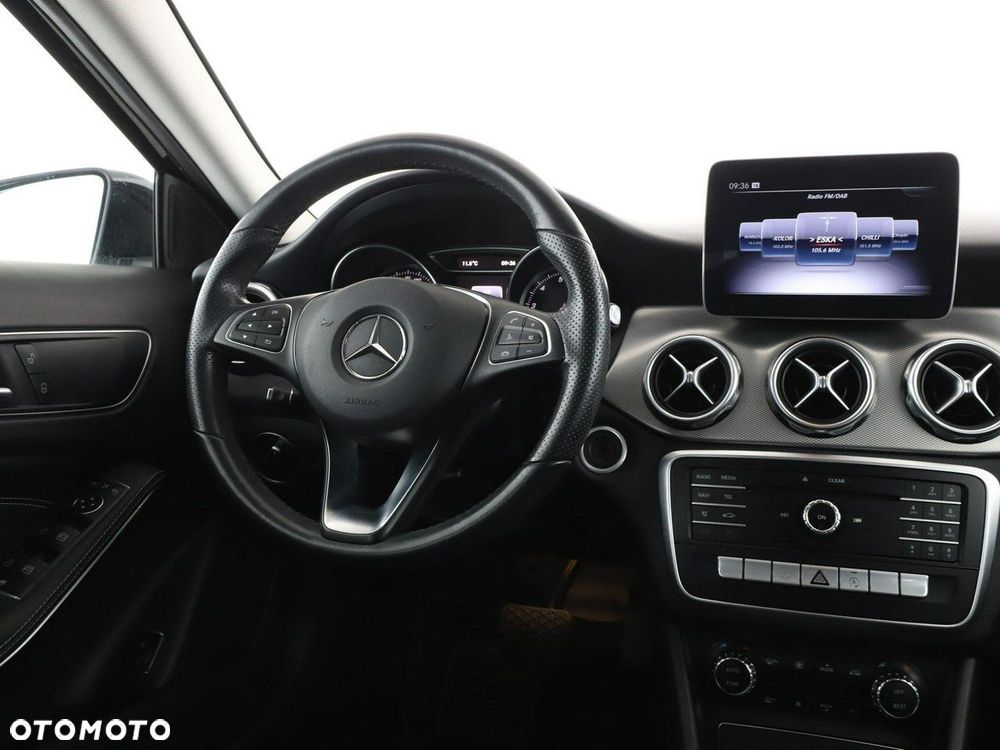 Mercedes-Benz GLA 200 7G-DCT Style - 17