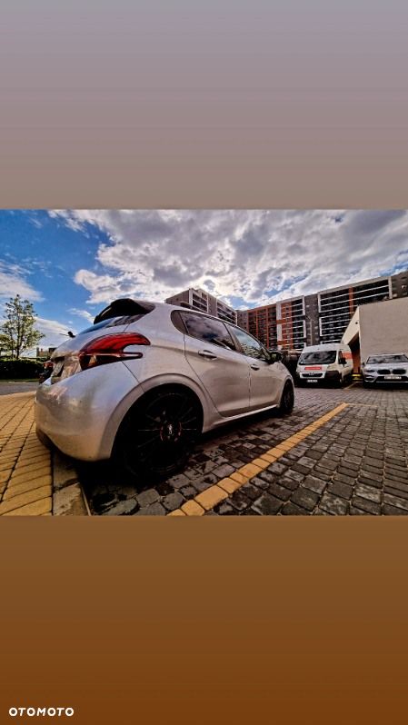 Peugeot 208 - 4