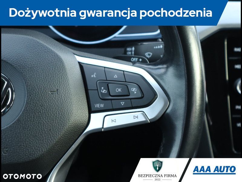 Volkswagen Passat - 20