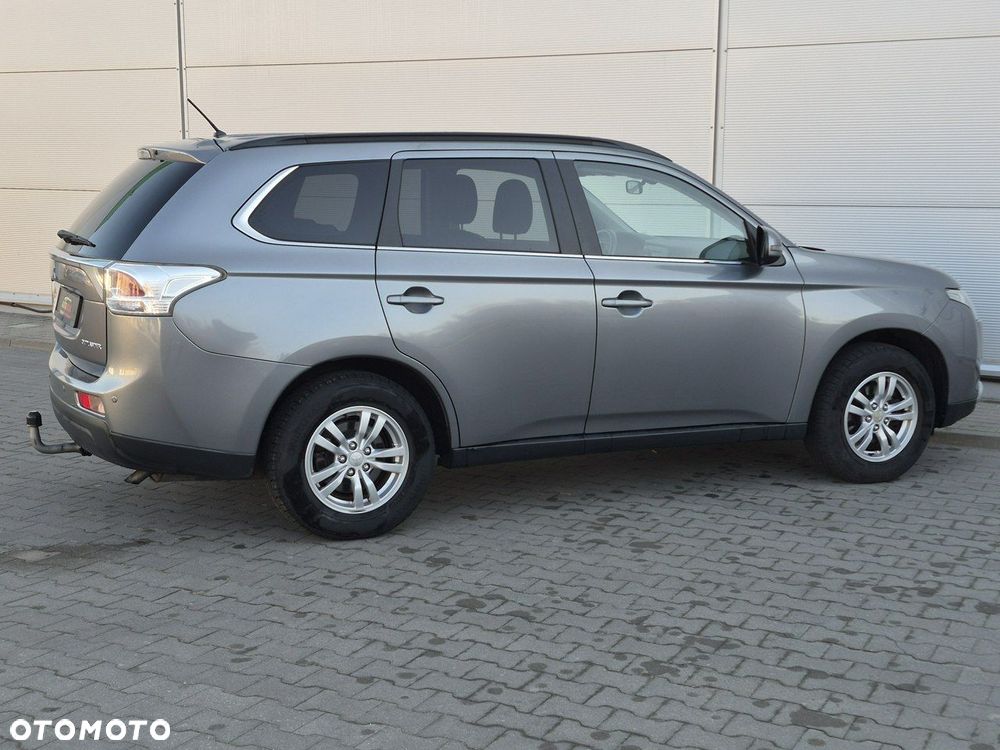 Mitsubishi Outlander - 12