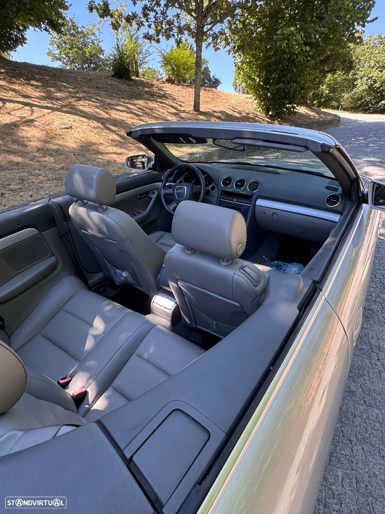 Audi A4 Cabrio 2.0 TDi Exclusive - 4