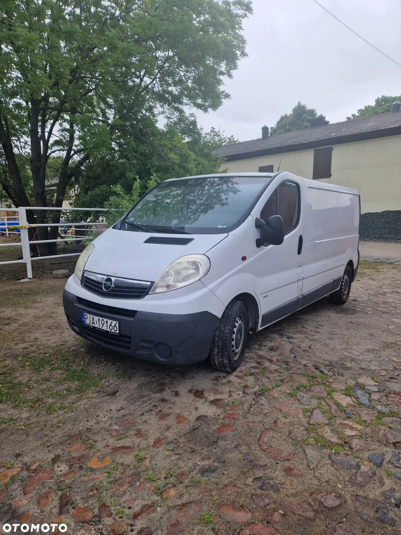 Opel Vivaro - 1