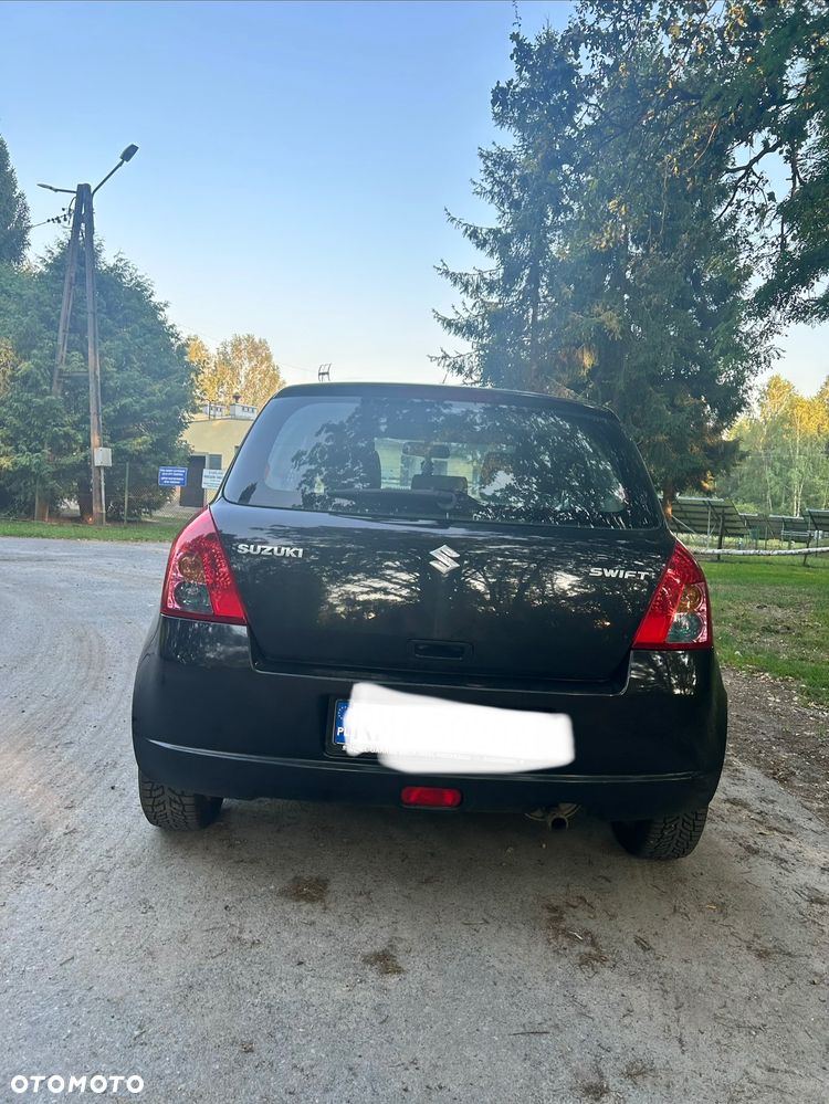 Suzuki Swift - 4