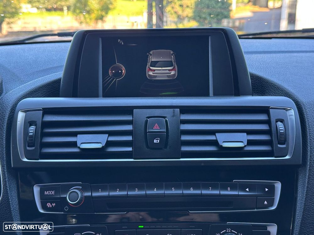 BMW 116 d Pack M - 11