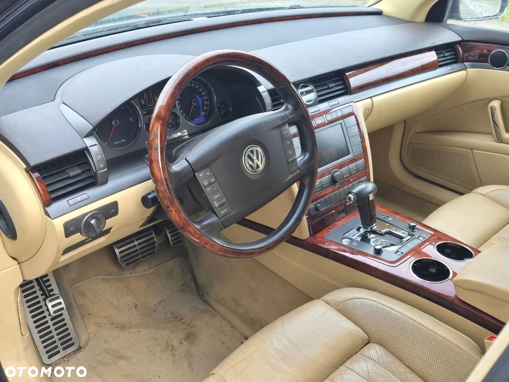 Volkswagen Phaeton - 7