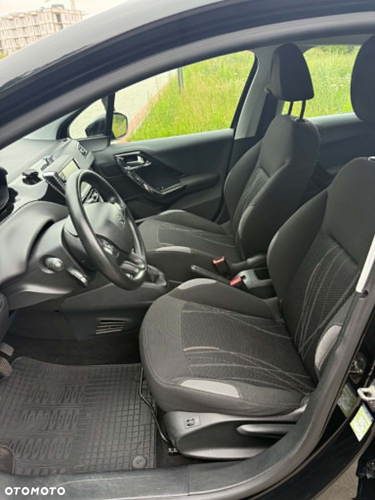 Peugeot 208 82 VTI Allure - 8