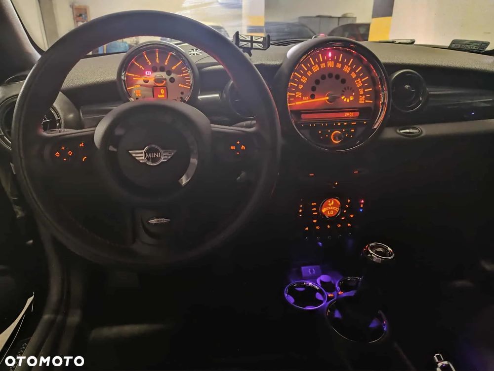 MINI Cooper Standard - 13