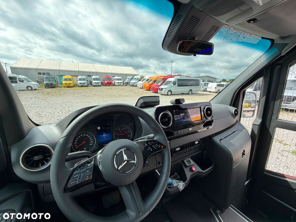 Mercedes-Benz Sprinter 519 - 22