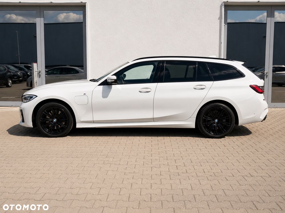 BMW Seria 3 330e xDrive M Sport sport - 4