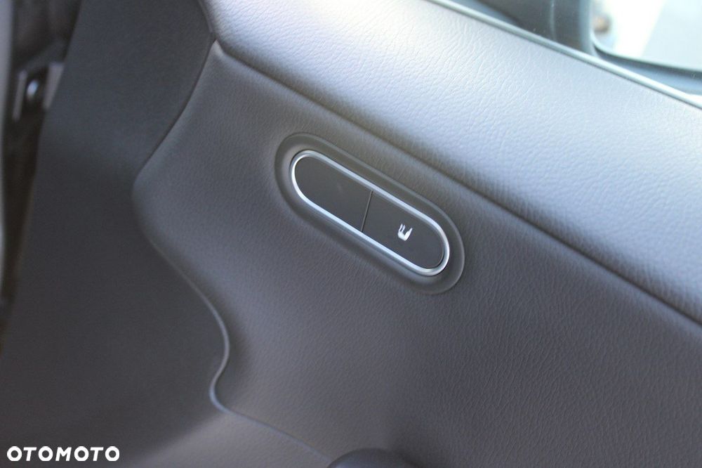 Mercedes-Benz CLA - 28