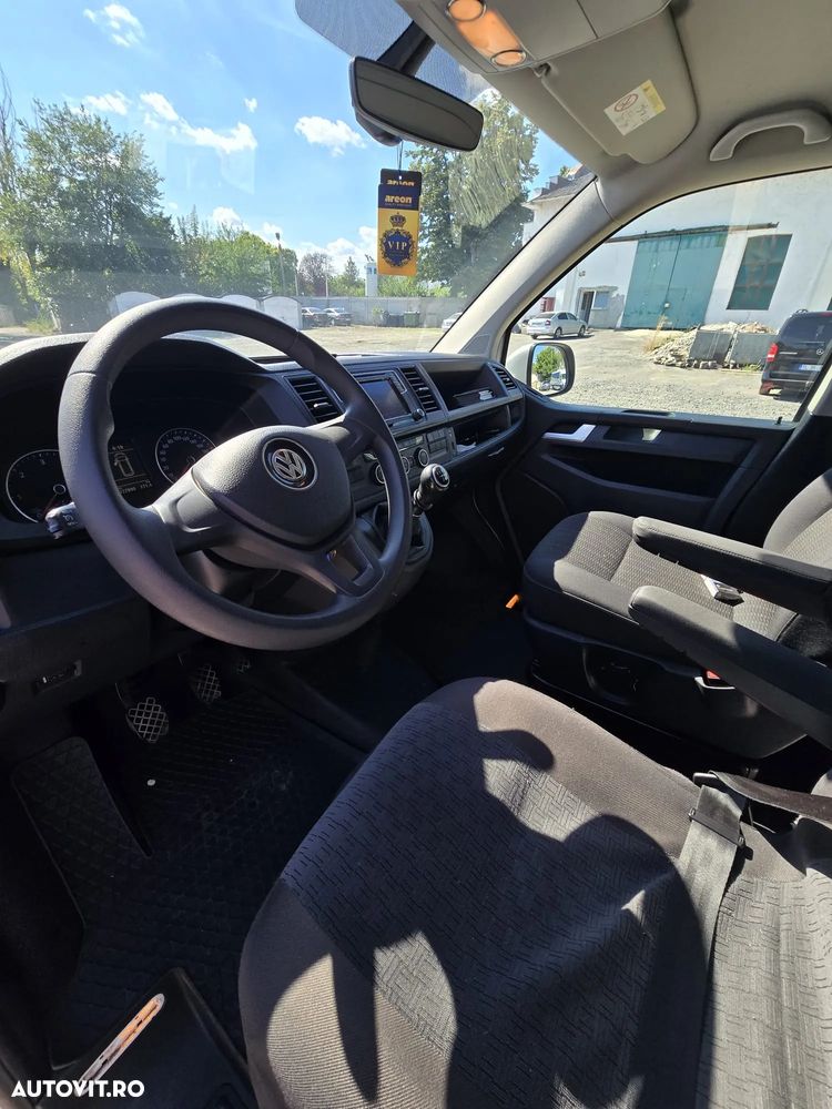 Volkswagen Caravelle - 10