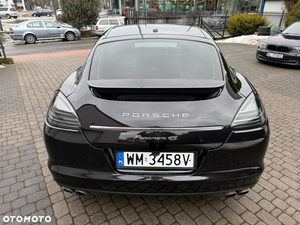 Porsche Panamera 4S PDK - 12