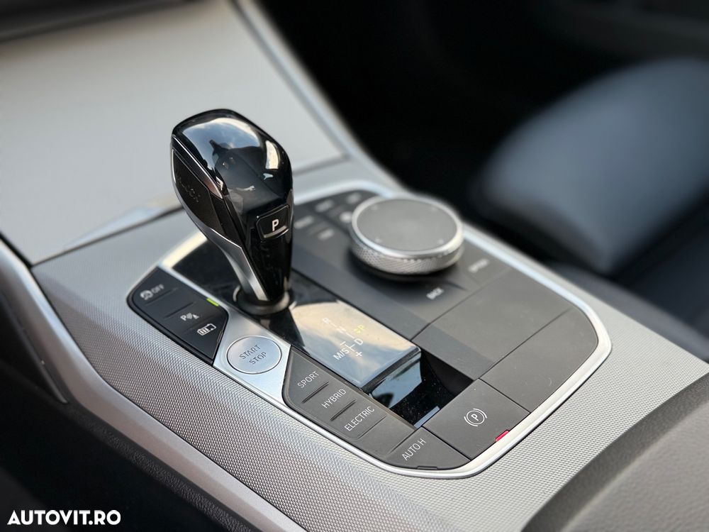 BMW Seria 3 330e Aut. Luxury Line - 31