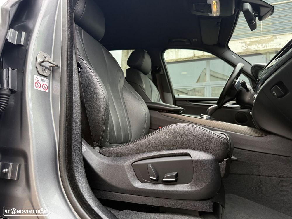 BMW X5 25 d xDrive Pack M 50 anos - 23