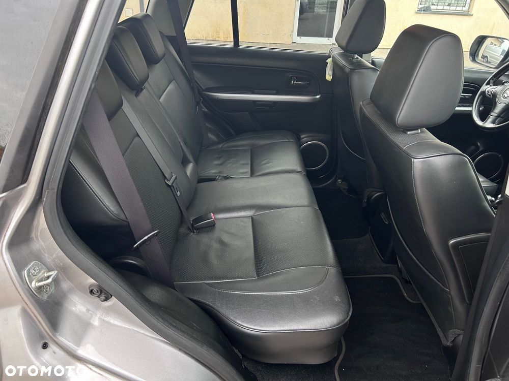 Suzuki Grand Vitara 3.2 V6 Elegance - 22