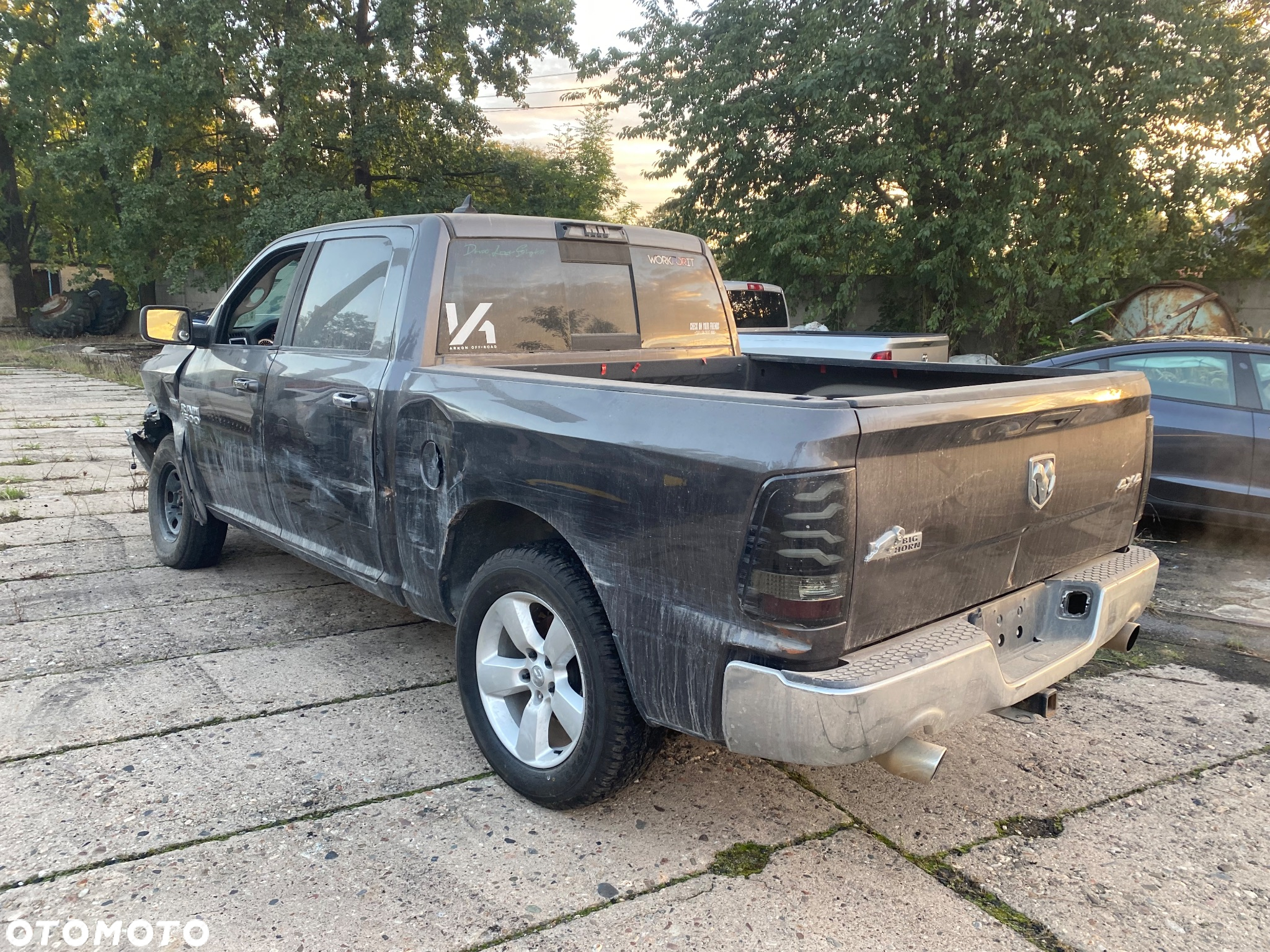 Dodge RAM 1500 5.7 4x4 - 2