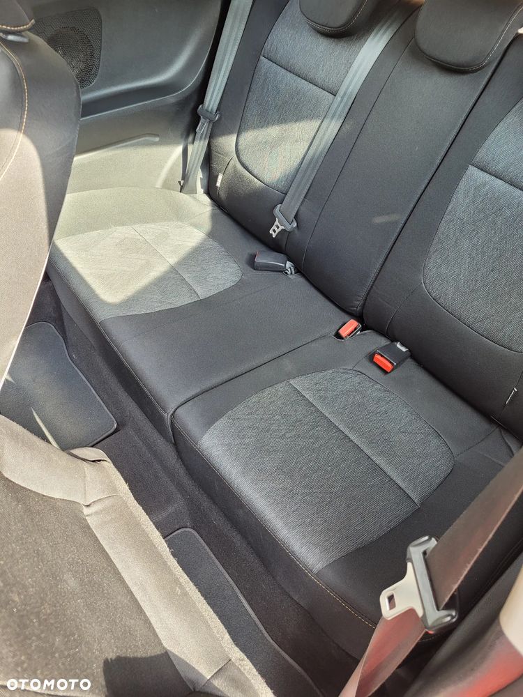 Kia Picanto 1.0 L - 12