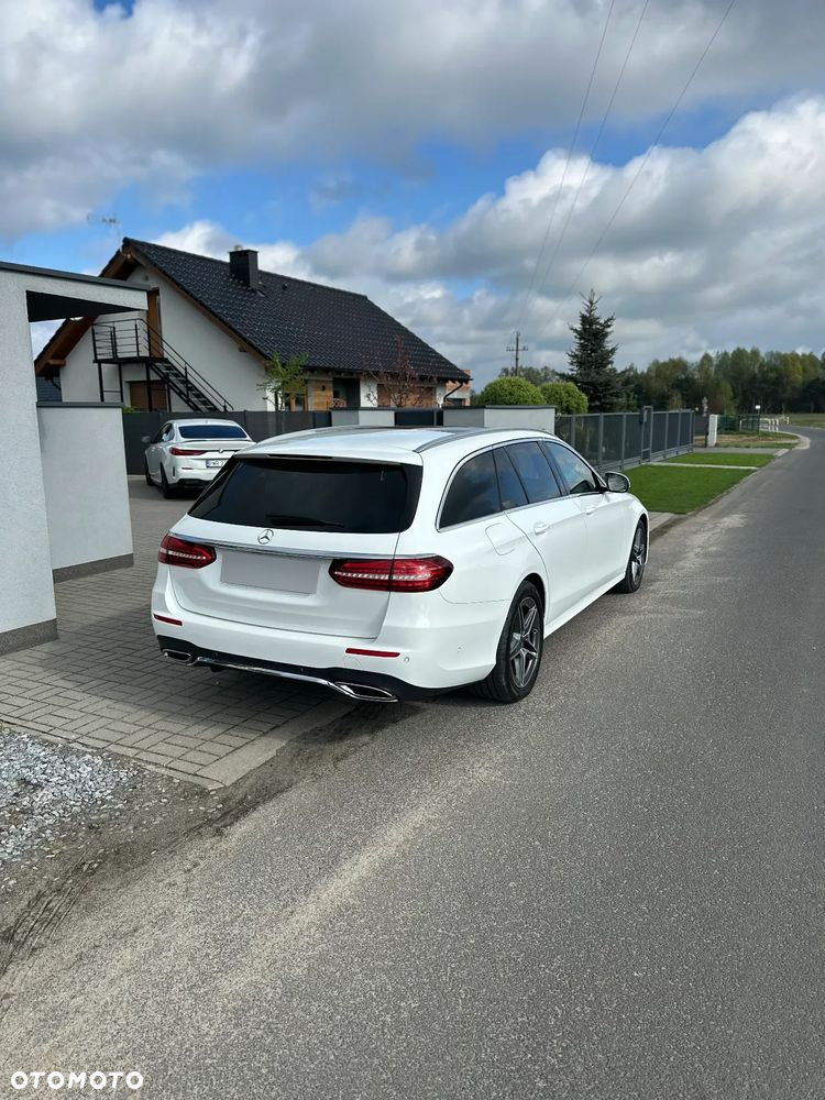 Mercedes-Benz Klasa E 300 d 4Matic T 9G-TRONIC AMG Line - 6