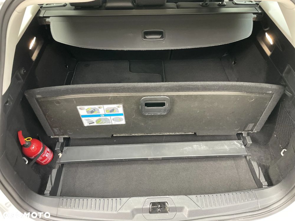 Ford Focus 1.0 EcoBoost Titanium - 29