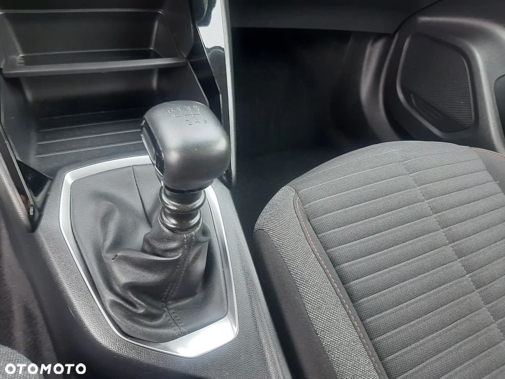 Peugeot 2008 BlueHDi 110 Active Pack - 27