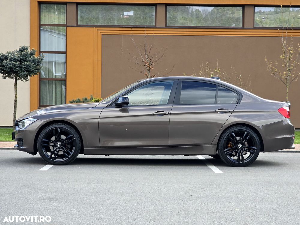 BMW Seria 3 320d Aut. Blue Performance Sport Line - 13