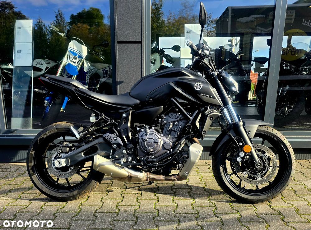 Yamaha MT - 24