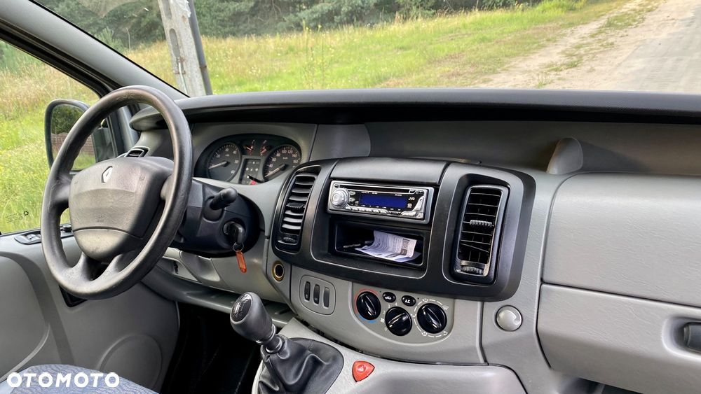 Renault Trafic Passenger Expression - 8
