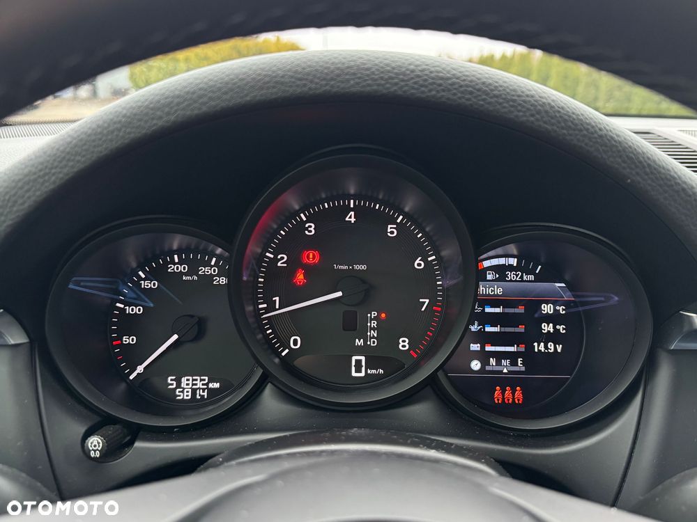 Porsche Macan Standard - 2