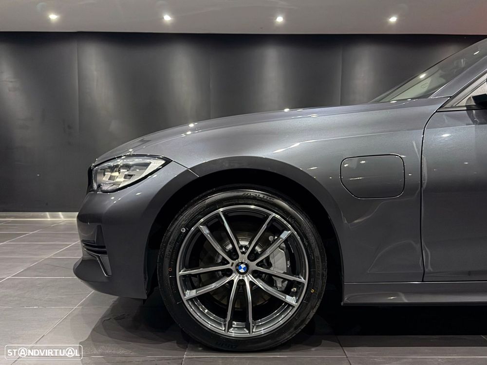BMW 330 e Corporate Edition Auto - 3